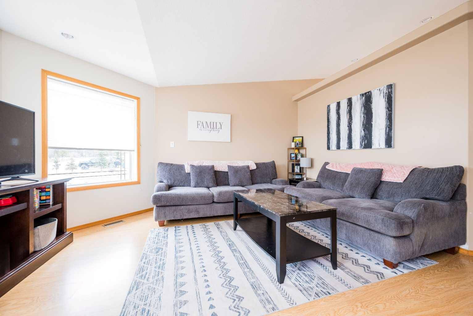 Beaverlodge, AB T0H 0C0,1052 10 ST