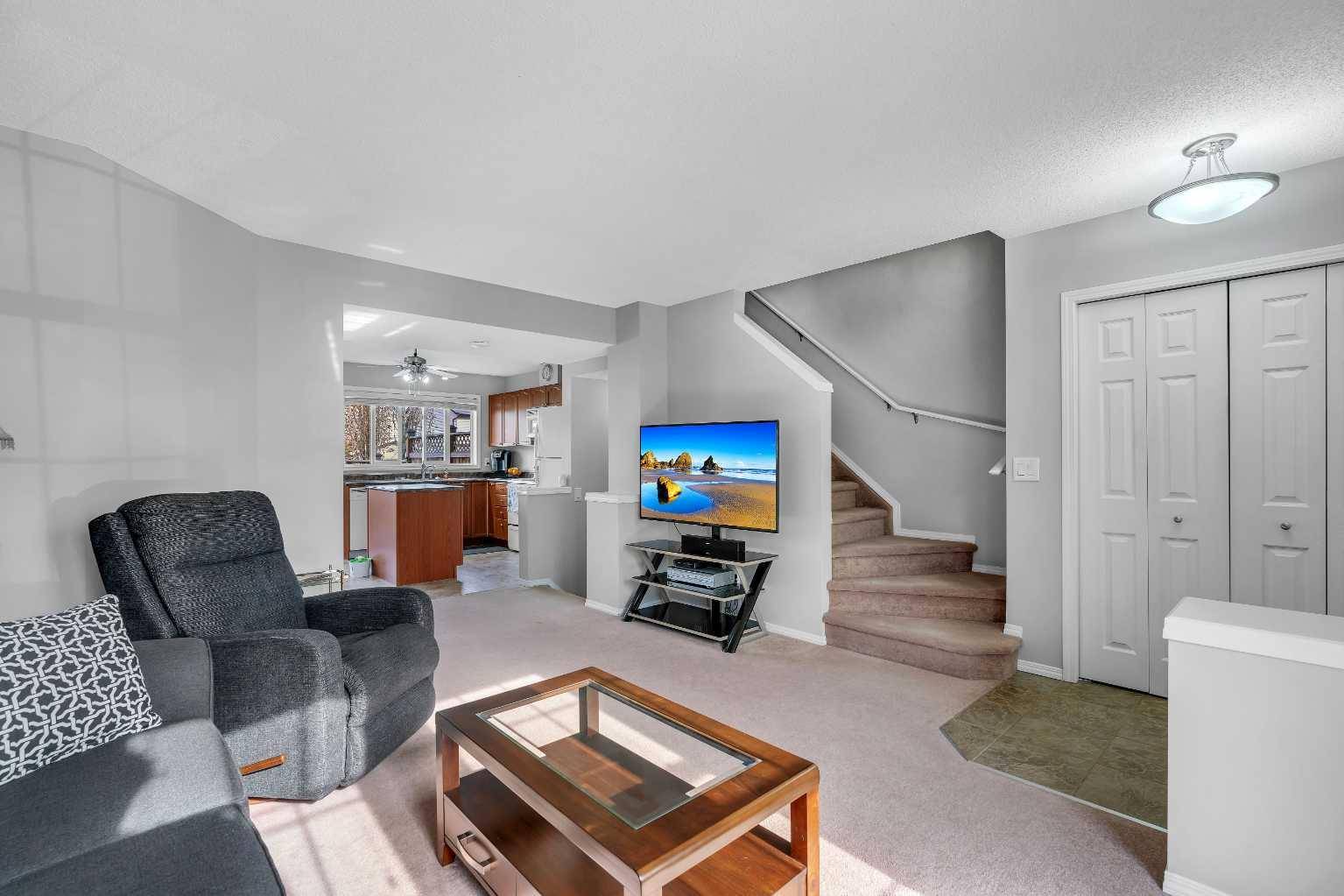 Calgary, AB T2Z 4V9,126 Elgin PL SE