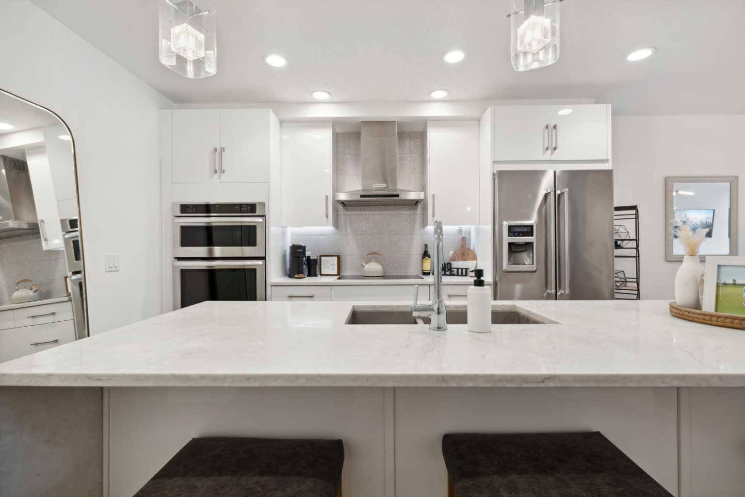 Calgary, AB T2T 1J5,1611 28 AVE SW #103