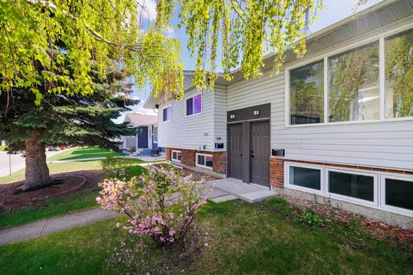 4775 Rundlewood DR NE, Calgary, AB T1Y 2S6