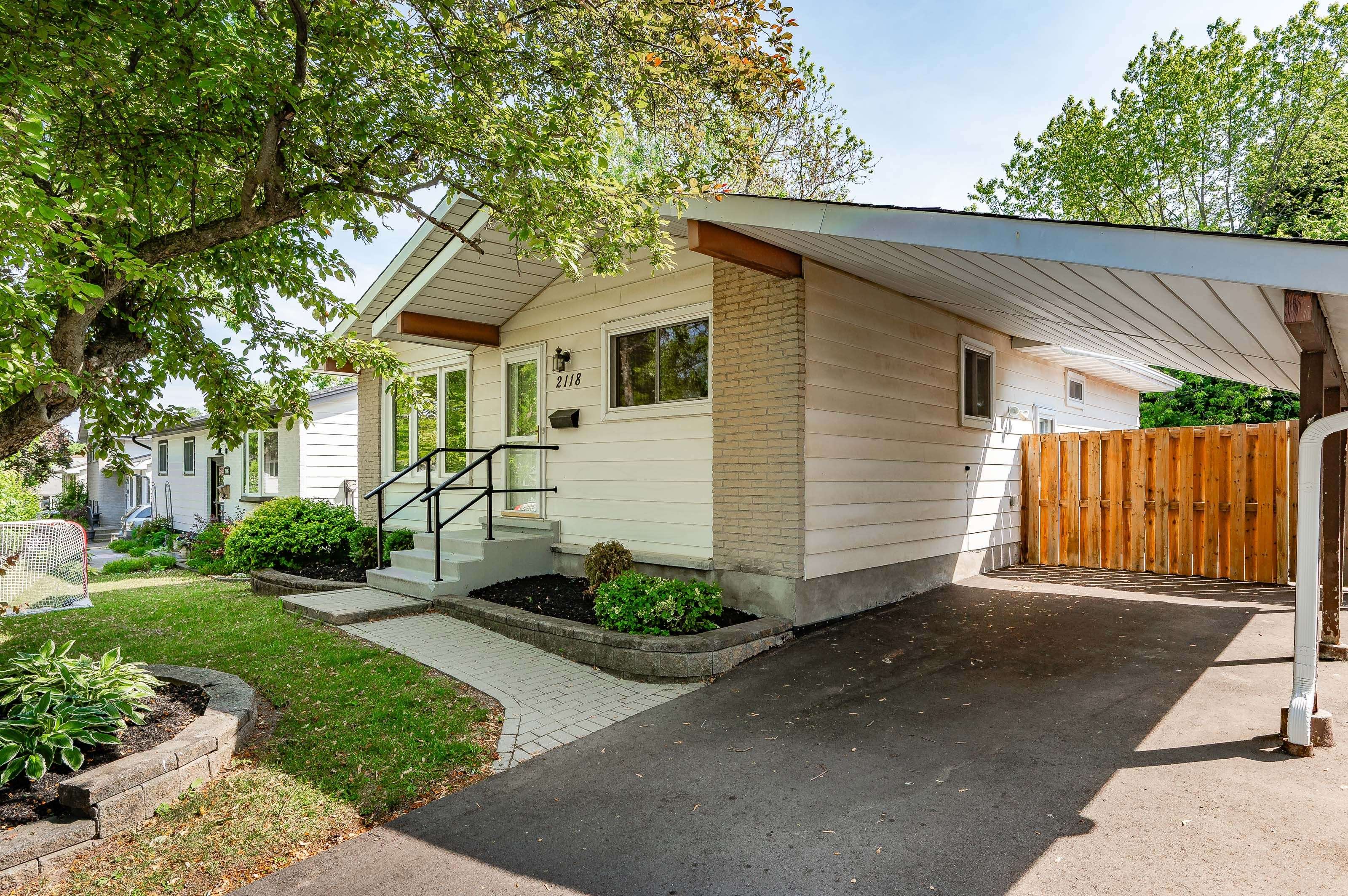 Burlington, ON L7P 1Z3,2118 Cavendish DR