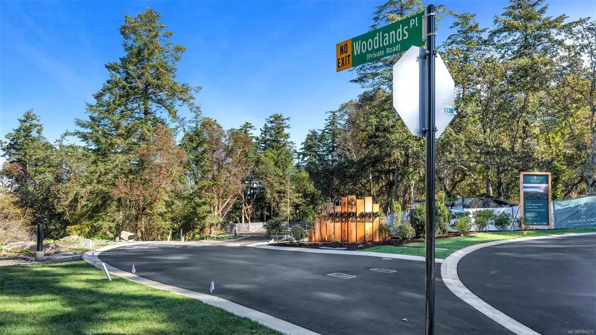 Saanich, BC V8N 4J7,3914 Woodlands Pl