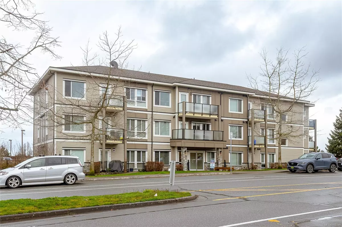Saanich, BC V8X 0A5,4052 Douglas St #105
