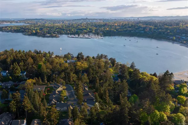 Saanich, BC V8N 4J7,3914 Woodlands Pl