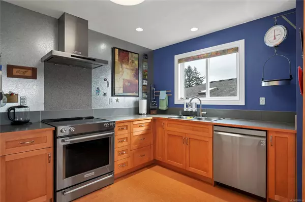 Campbell River, BC V9W 7A9,451 Cormorant Rd