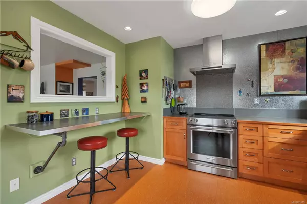 Campbell River, BC V9W 7A9,451 Cormorant Rd