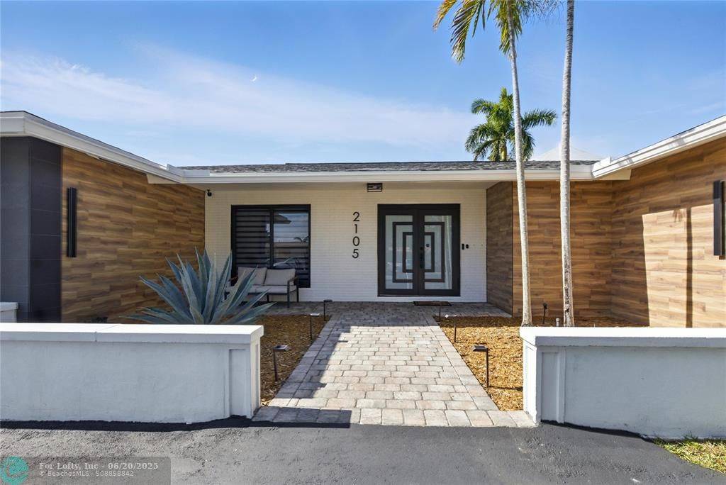 2105 NE 62nd St, Fort Lauderdale, FL 33308