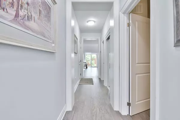 Orillia, ON L3V 0B7,10 INVERMARA CT #28