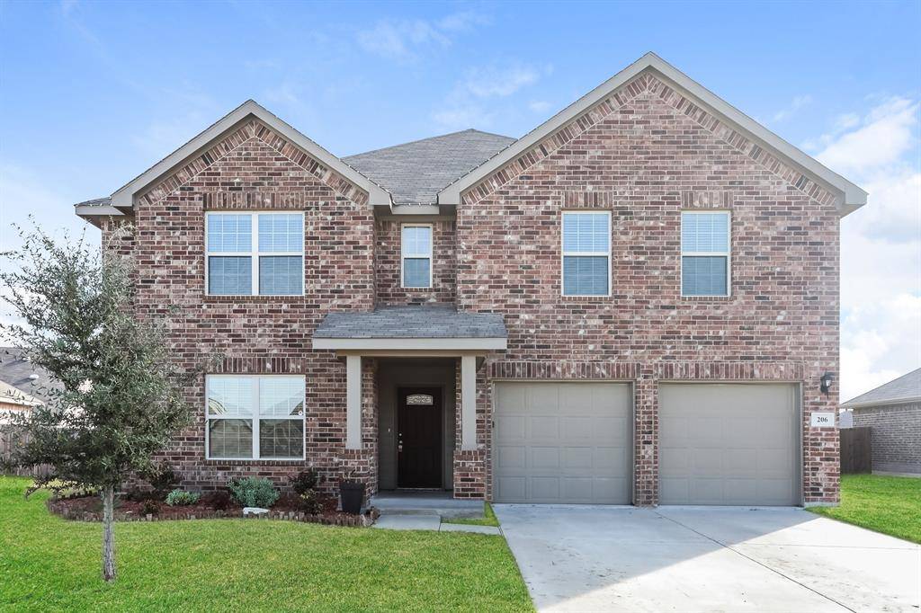 206 Plantation Drive, Waxahachie, TX 75165