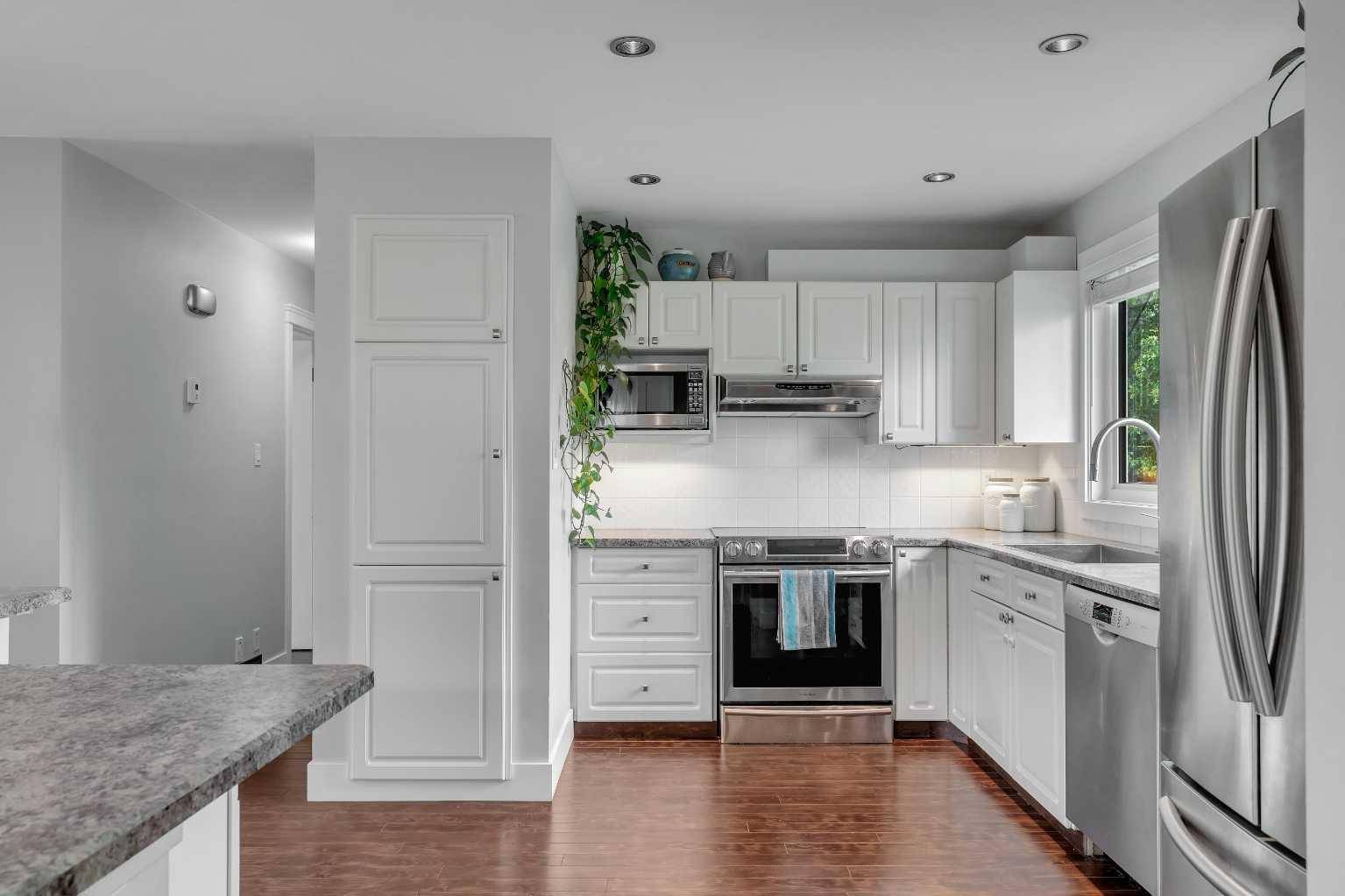 Calgary, AB T2W 0C7,1408 109 AVE Southwest
