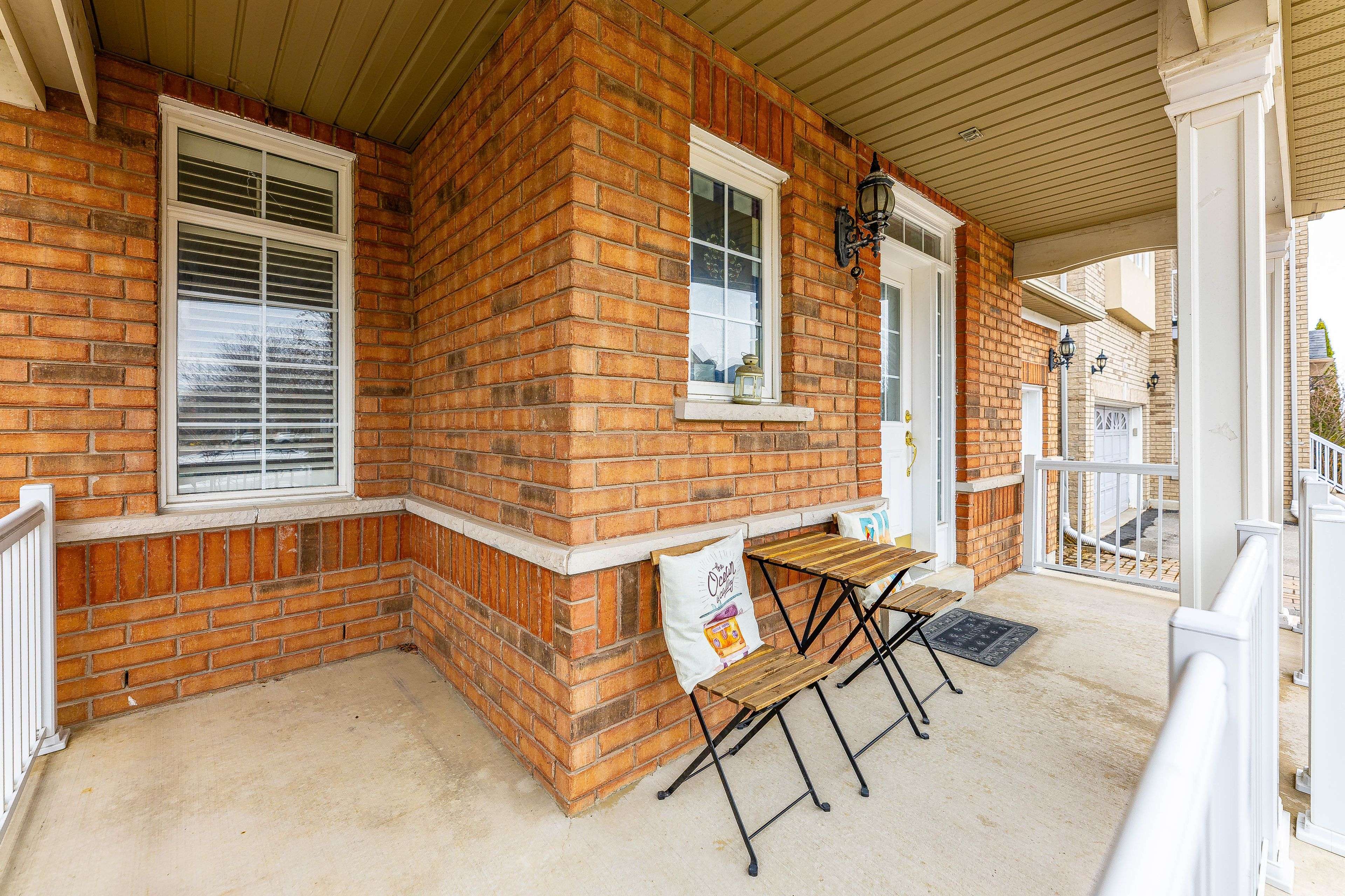 Mississauga, ON L5M 6M8,3852 Oland DR