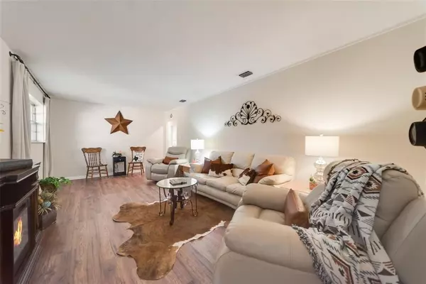 Van Alstyne, TX 75495,279 Kincaid Street