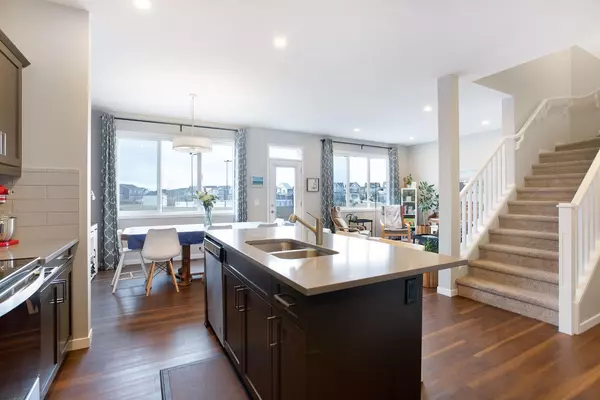 Crossfield, AB T0M 0S0,241 Vista DR