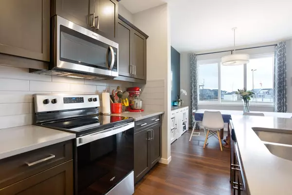 Crossfield, AB T0M 0S0,241 Vista DR