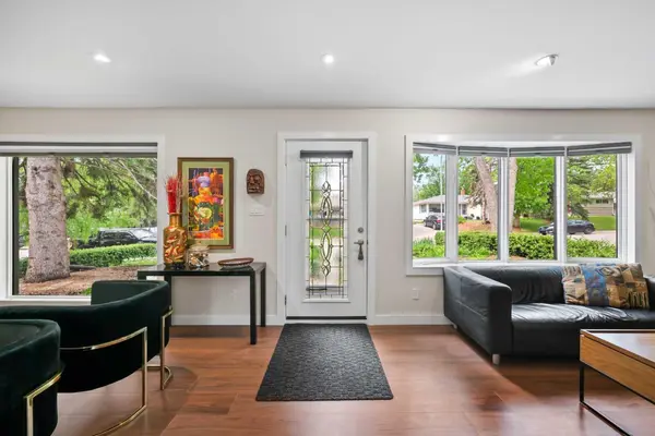 Calgary, AB T2H 1E3,28 Fraser RD SE