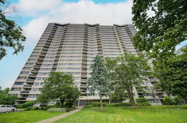 100 Echo PT #1705, Toronto E05, ON M1W 2V2