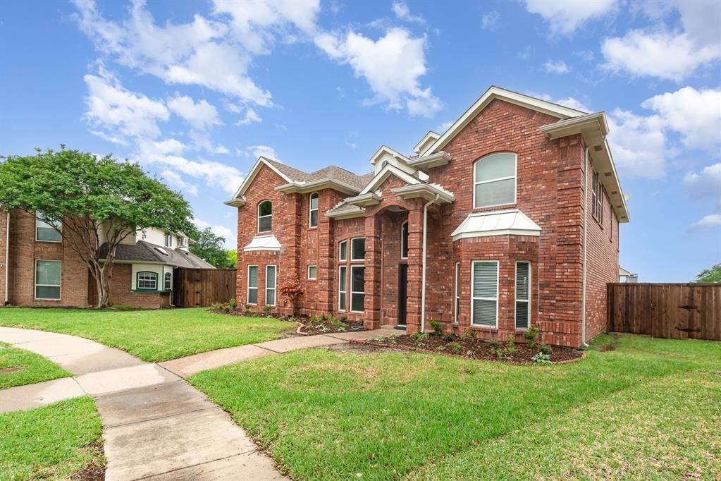 1303 Laura Lane, Carrollton, TX 75007