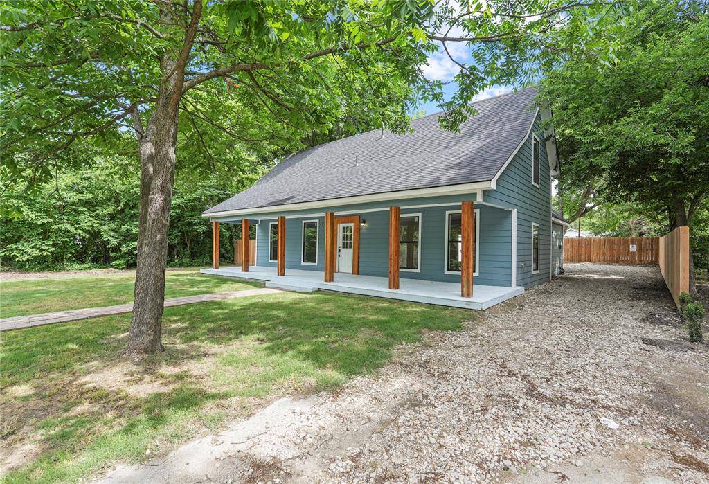Waxahachie, TX 75165,104 W 2nd Street
