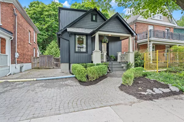 Kingston, ON K7L 3Z1,292 Victoria ST