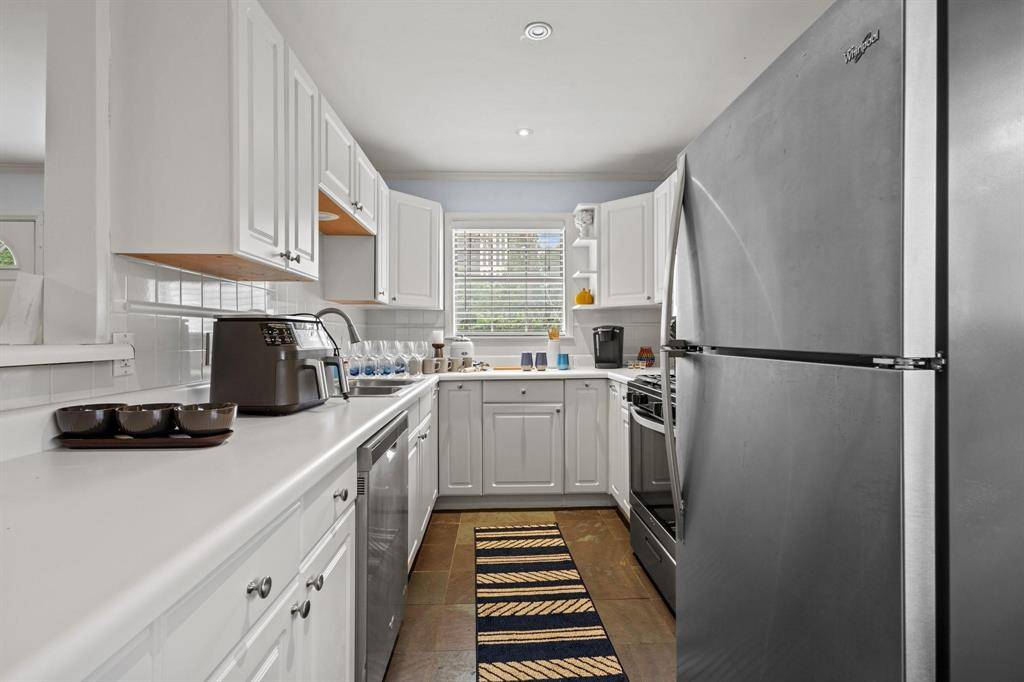 Dallas, TX 75219,4222 Newton Avenue #203