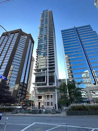 Toronto C01, ON M5G 1S9,426 University AVE #3306