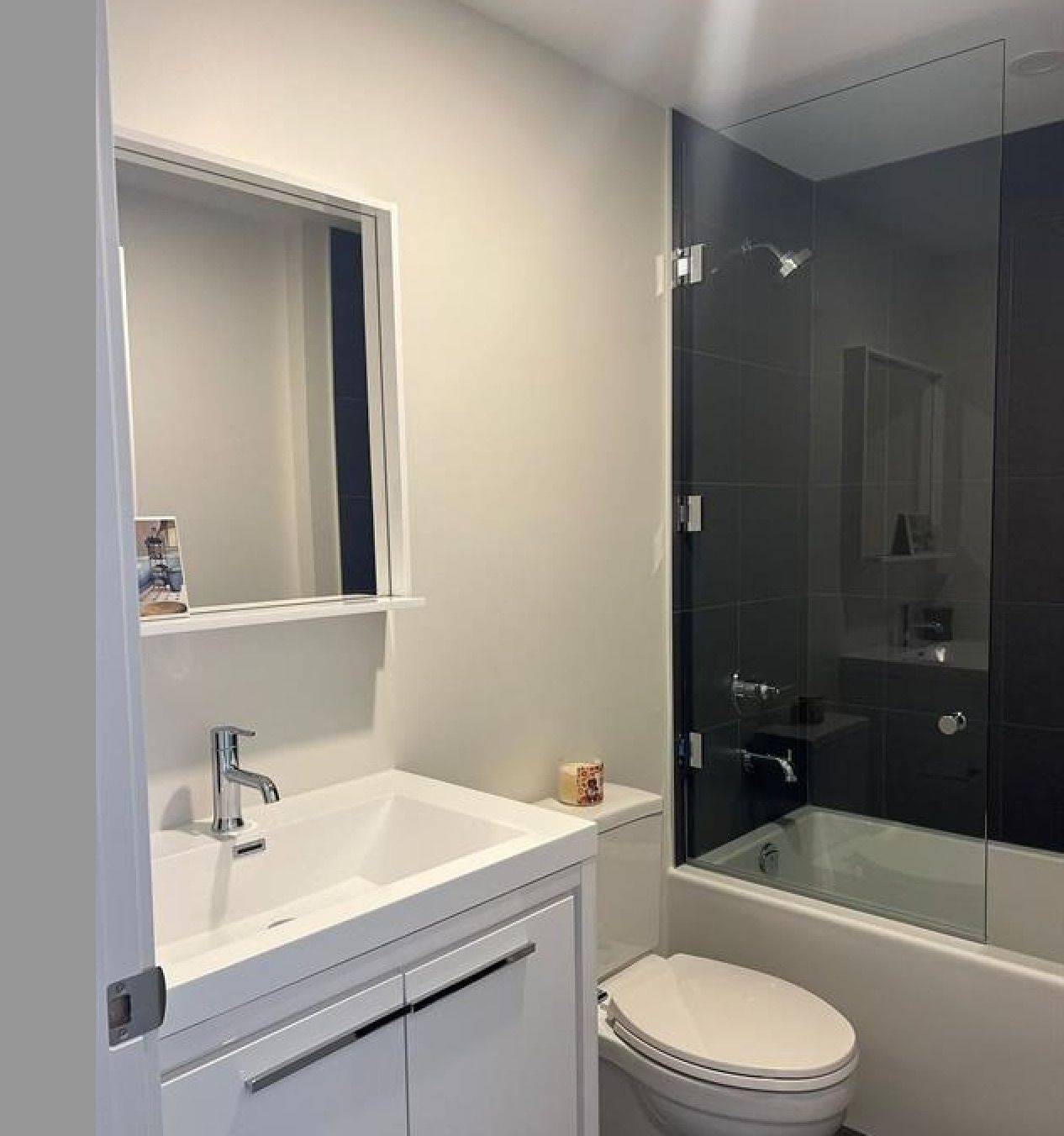 Hamilton, ON L8R 0A7,212 King William ST #1301