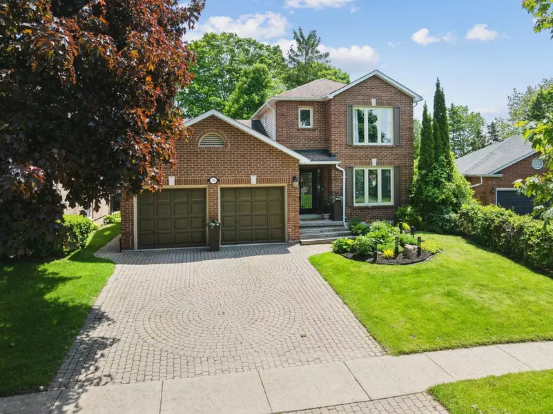 19 Valleycrest DR, Clarington, ON L1E 1J2