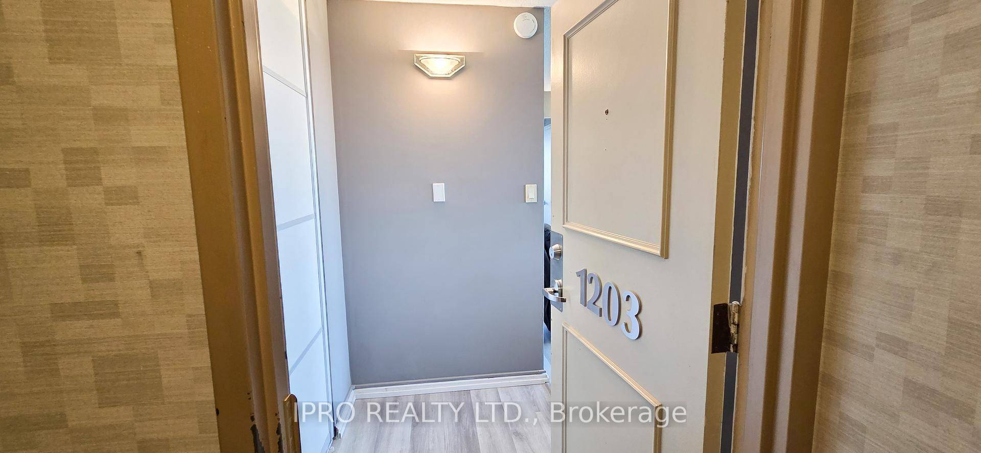Toronto C11, ON M3C 1S7,725 Don Mills RD #1203