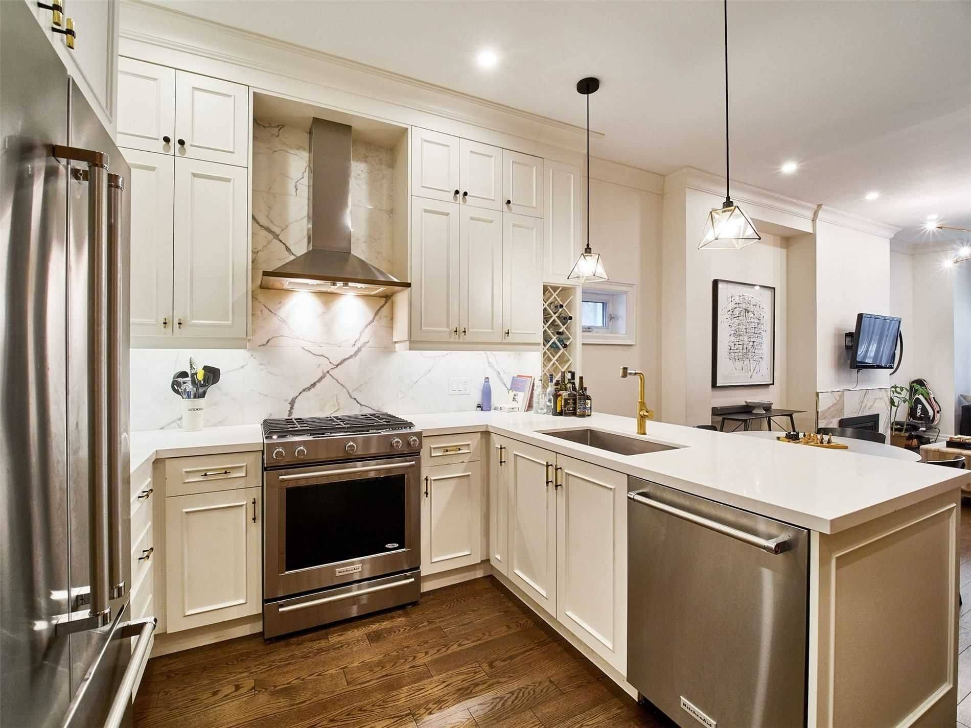 Toronto C08, ON M4Y 1X6,305 Mutual ST #1