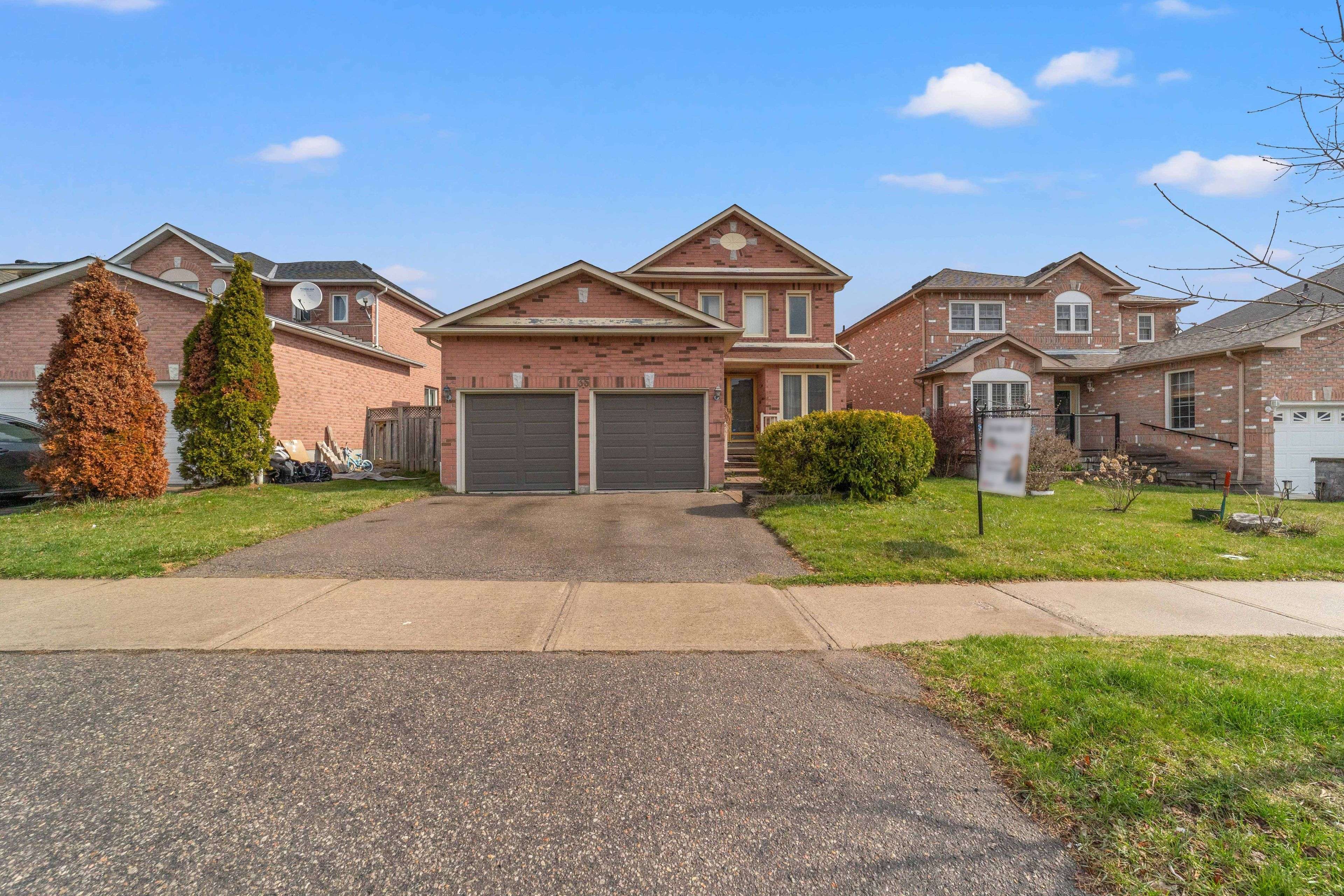 35 Valleywood DR, Whitby, ON L1R 2J6