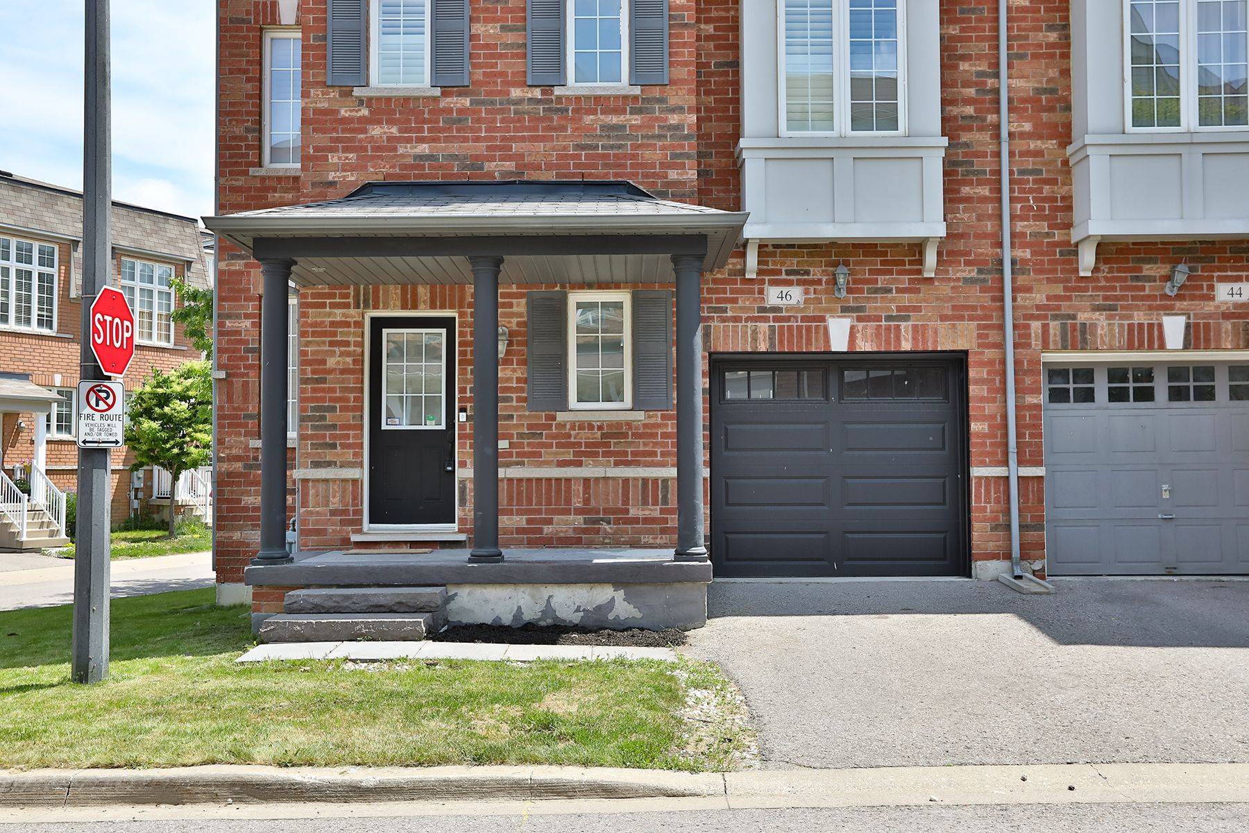 Richmond Hill, ON L4E 4L5,15 Old Colony RD #46