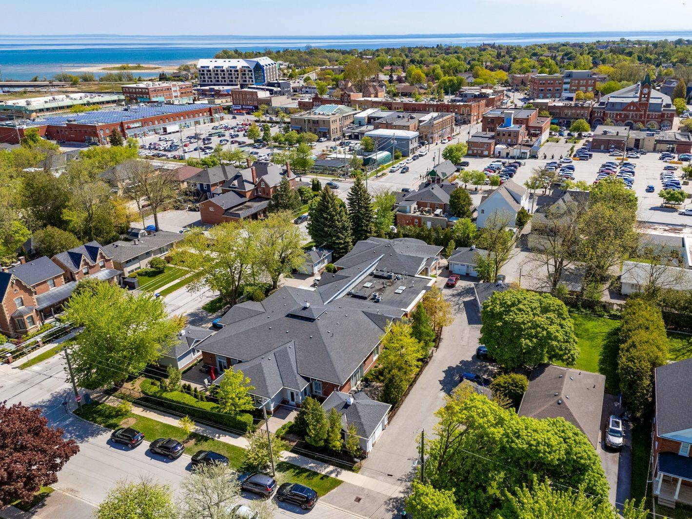 Collingwood, ON L9Y 2P8,100 Second ST #5