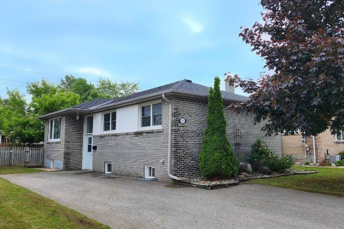635 Oak ST, Collingwood, ON L9Y 2Z7