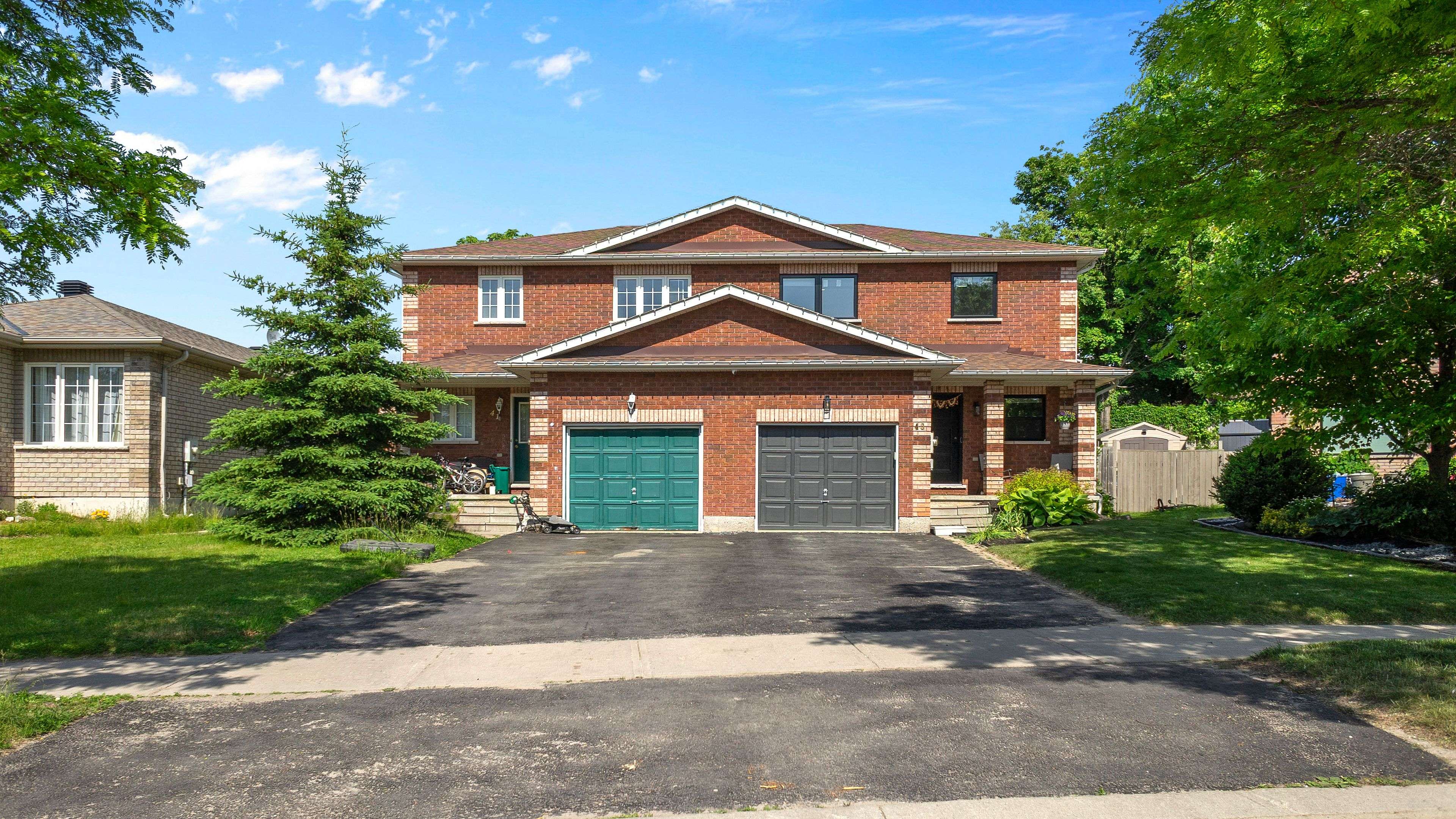 43 VIOLET ST, Barrie, ON L4N 9N2