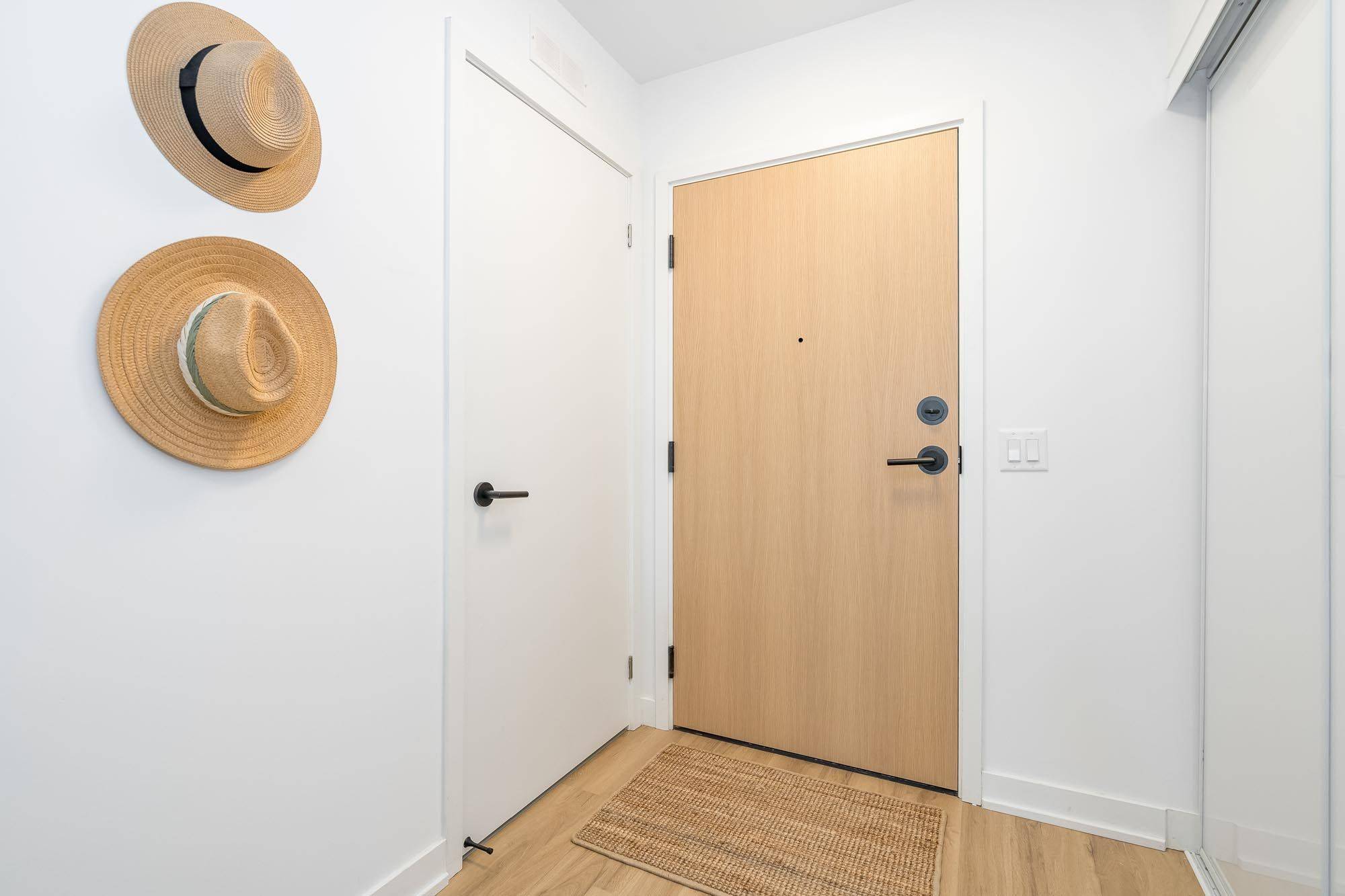 Collingwood, ON L9Y 1C3,31 Huron ST #209