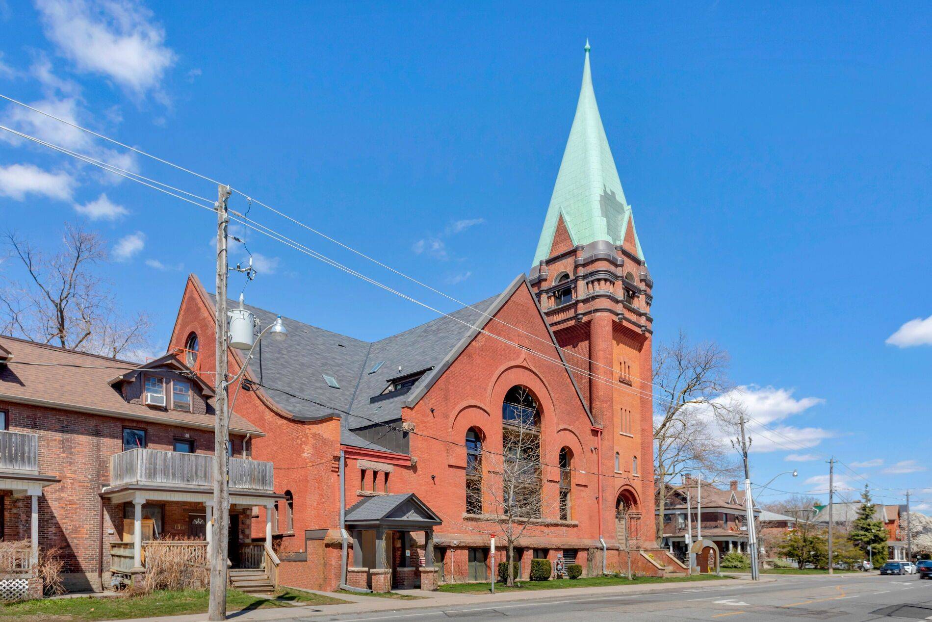 Toronto W02, ON M6P 1P4,152 Annette ST #103