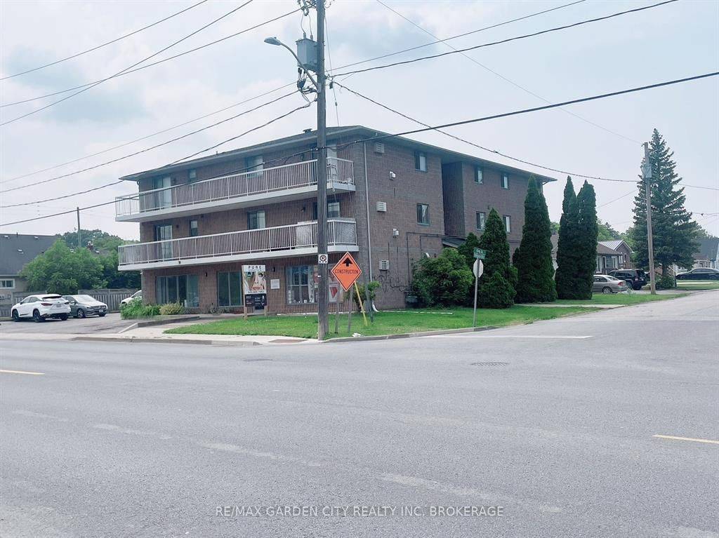 St. Catharines, ON L2S 1W9,210 PELHAM RD #201