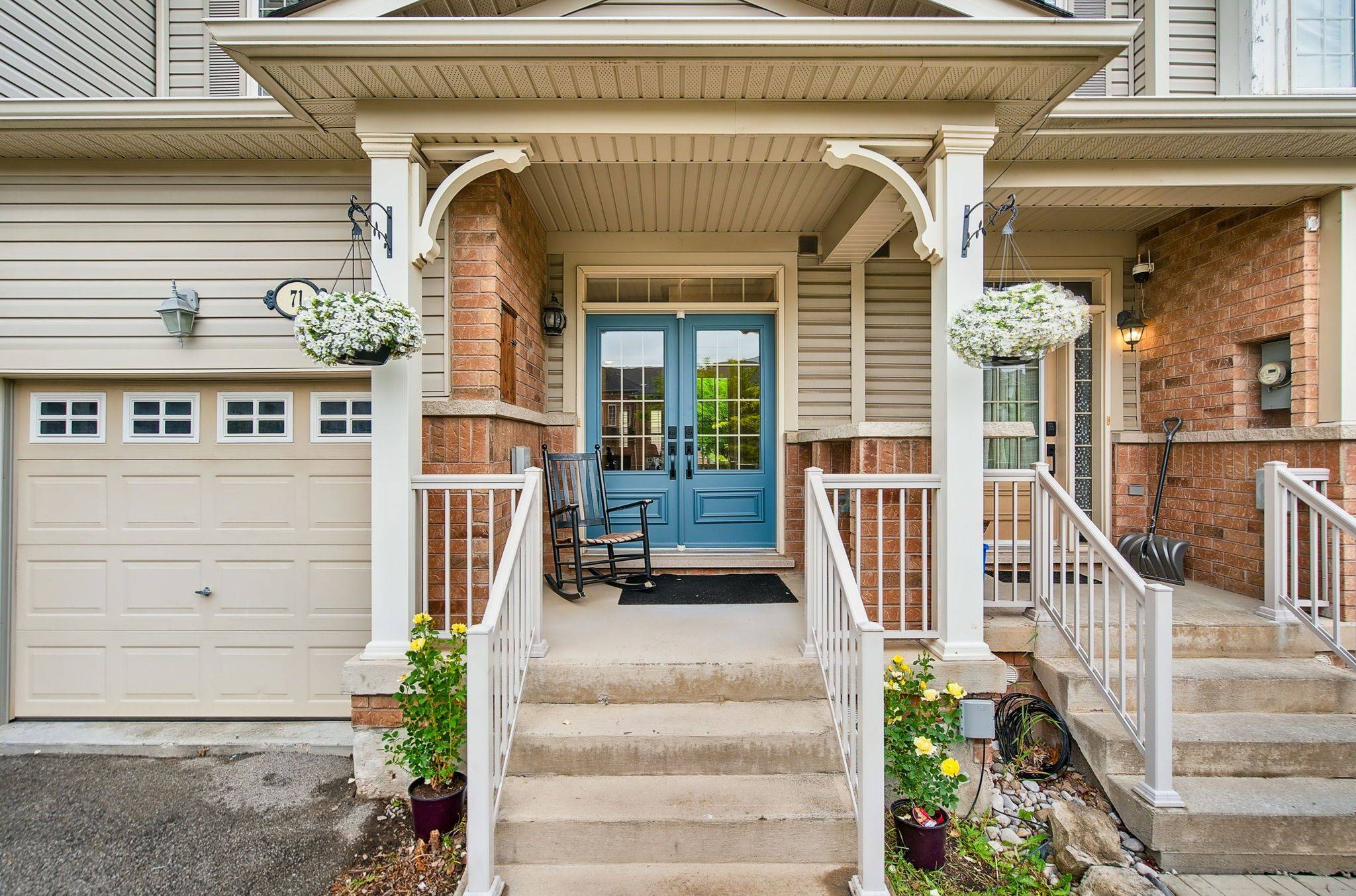 Hamilton, ON L8B 0S1,71 CATHEDRAL CT