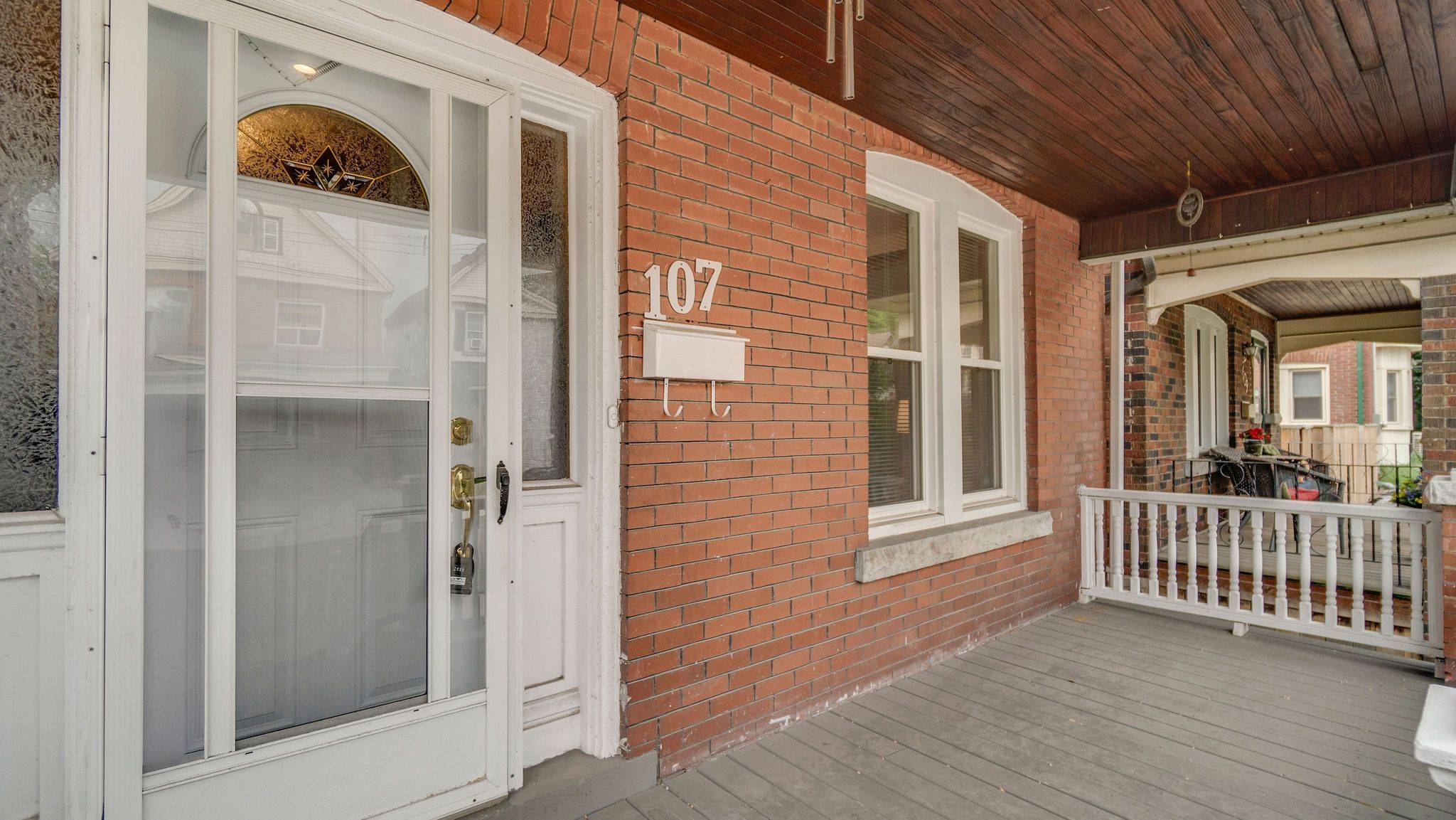 Hamilton, ON L8M 2G1,107 Myrtle AVE