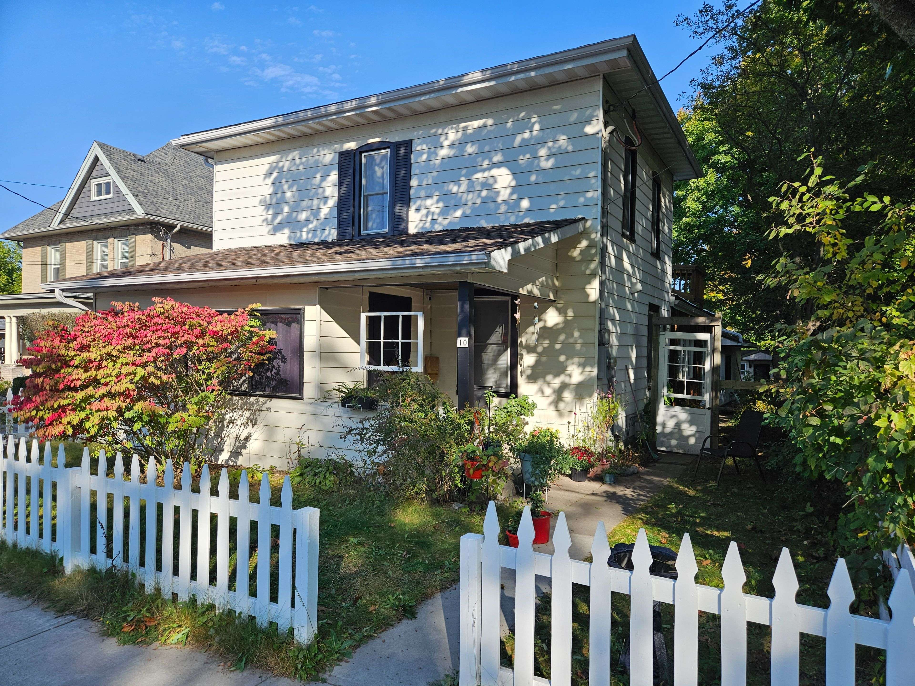 10 Regent ST, Selwyn, ON K0L 2H0