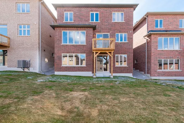 Bradford West Gwillimbury, ON L3Z 4M9,142 Rowe ST