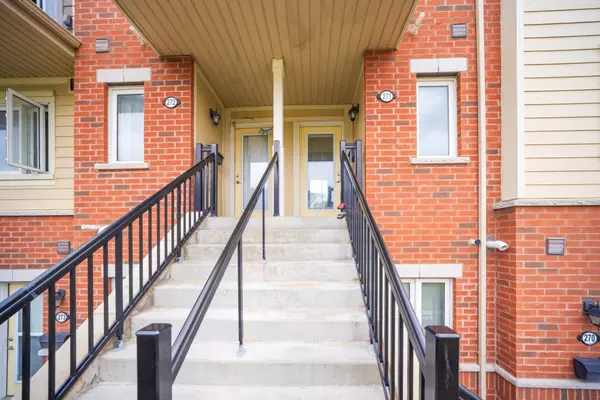 Brampton, ON L6R 3Y6,250 Sunny Meadow BLVD #271