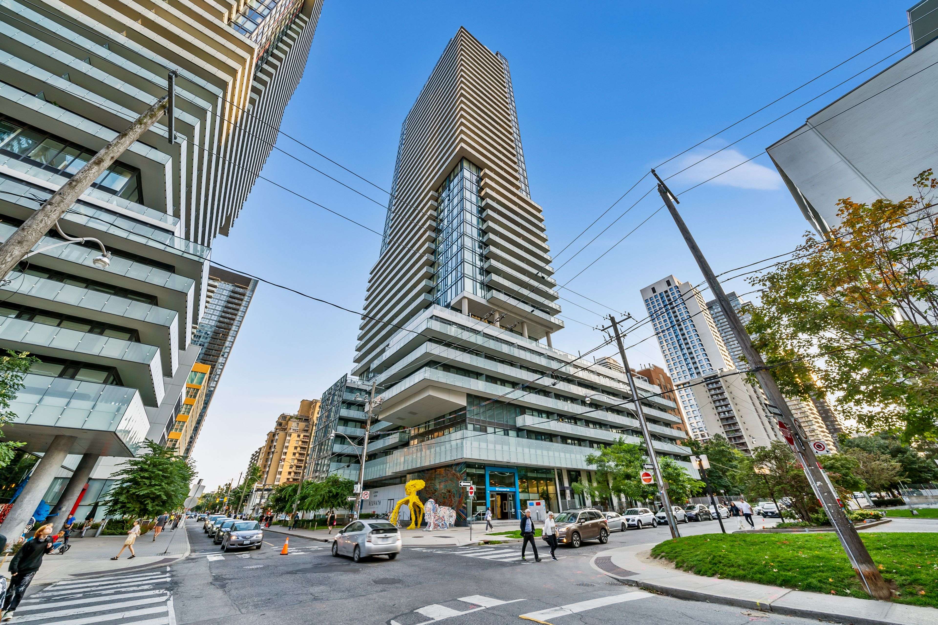 Toronto C10, ON M4P 1P9,161 Roehampton AVE #3005