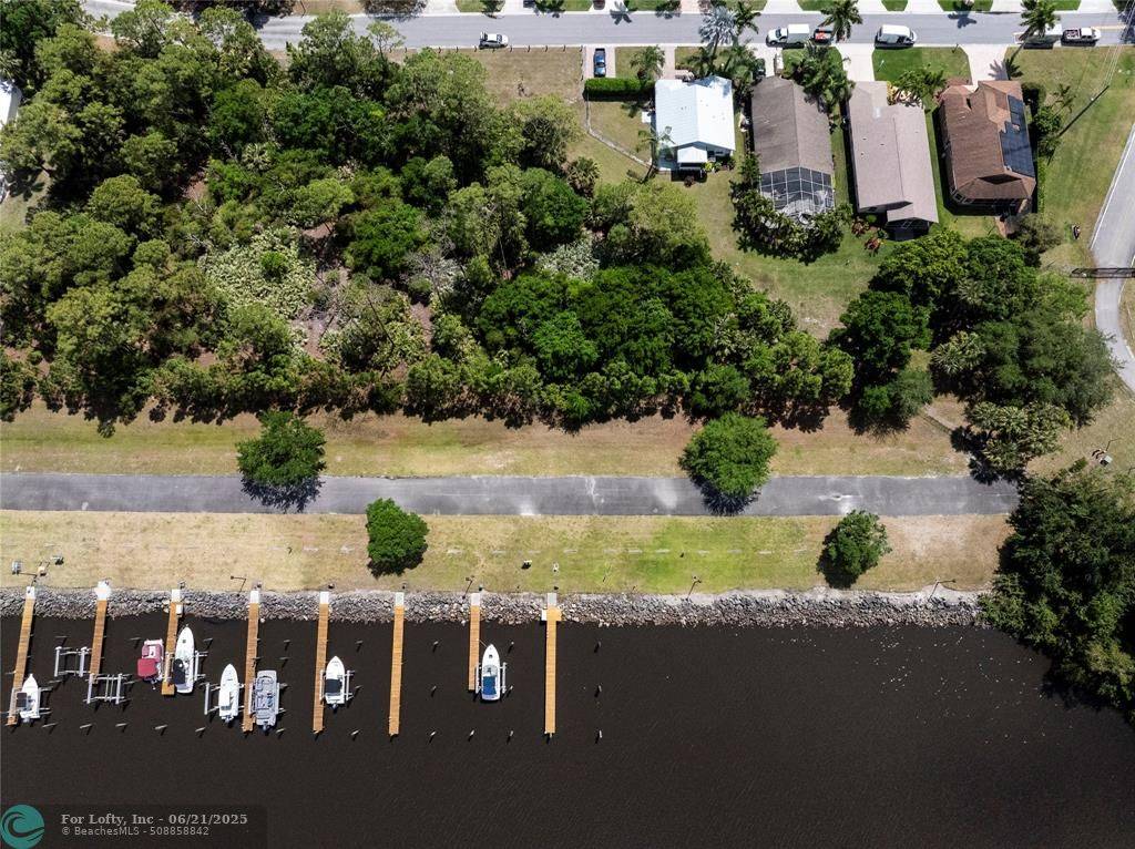 Stuart, FL 34997,8904 SW Fishermans Wharf Dr