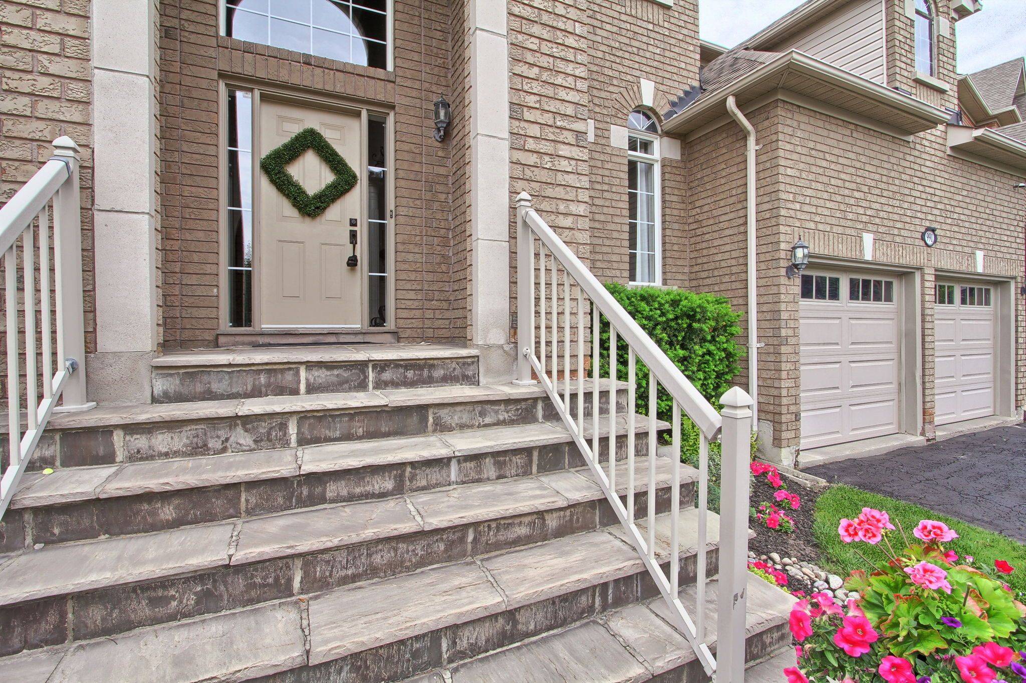 Newmarket, ON L3X 2A2,991 Ivsbridge BLVD