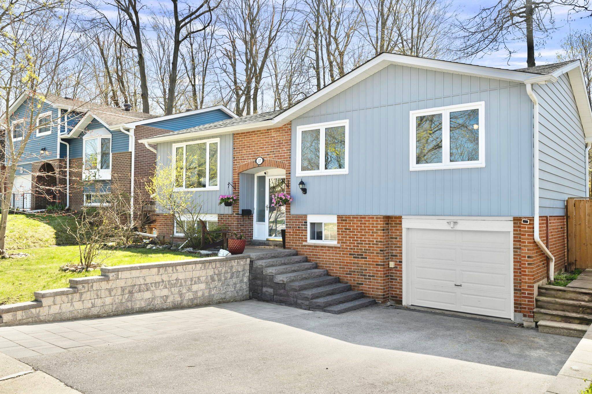 Barrie, ON L4M 4Y1,117 SPRINGDALE DR