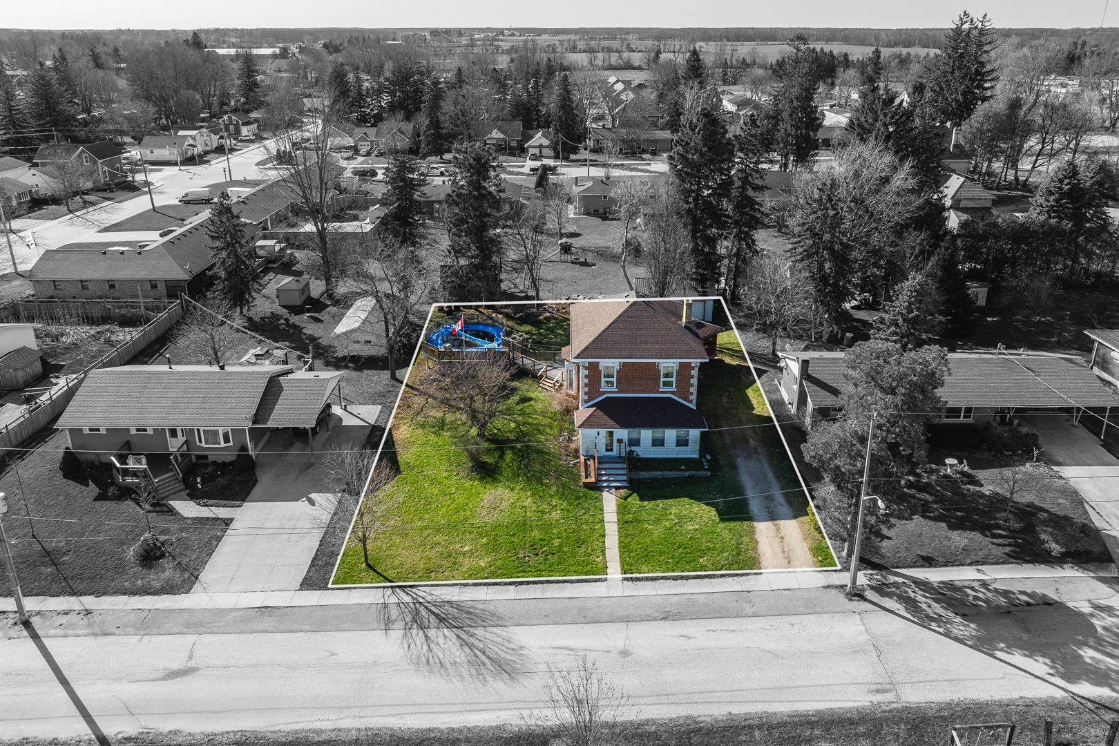 Minto, ON N0G 1Z0,99 Maitland ST