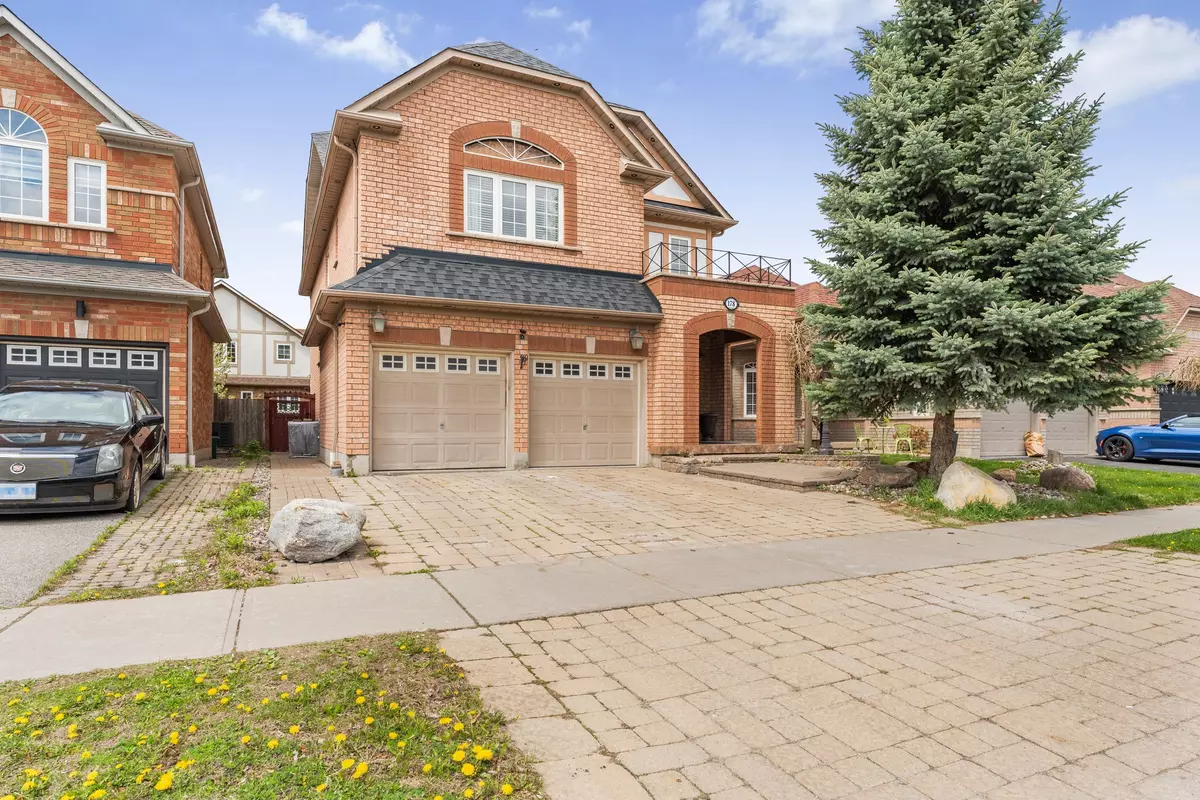 Whitby, ON L1R 2Z1,178 Stonemanor AVE
