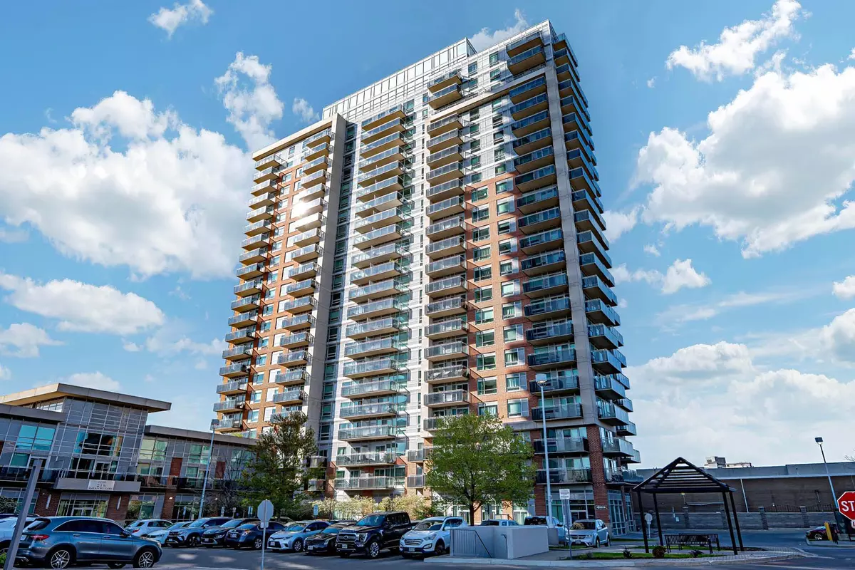 Brampton, ON L6W 0A9,215 Queen ST E #505