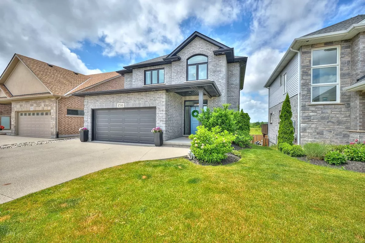 Niagara Falls, ON L2H 0M2,5703 Osprey AVE
